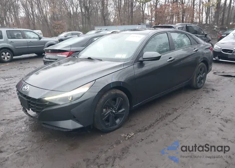 2022 Hyundai Elantra Sel z USA, uszkodzony, nr VIN 5NPLS4AG9NH071976